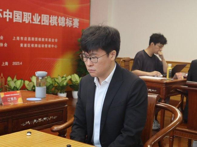 ai一键裸体免费网站