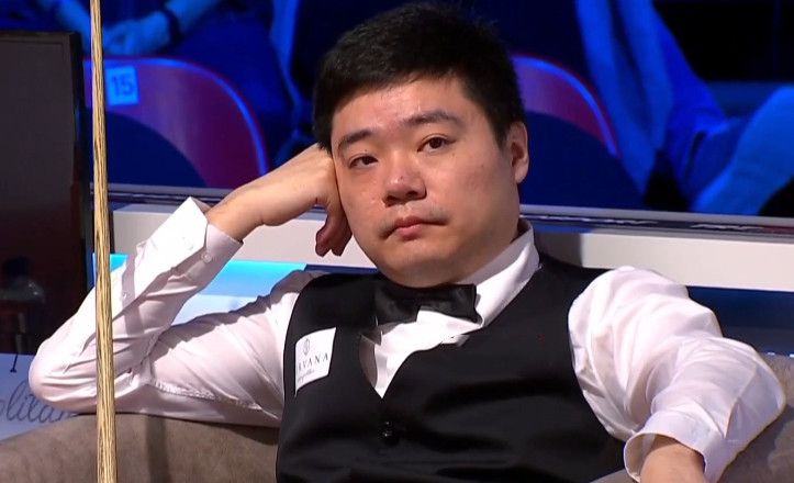免费骚丝袜黄色